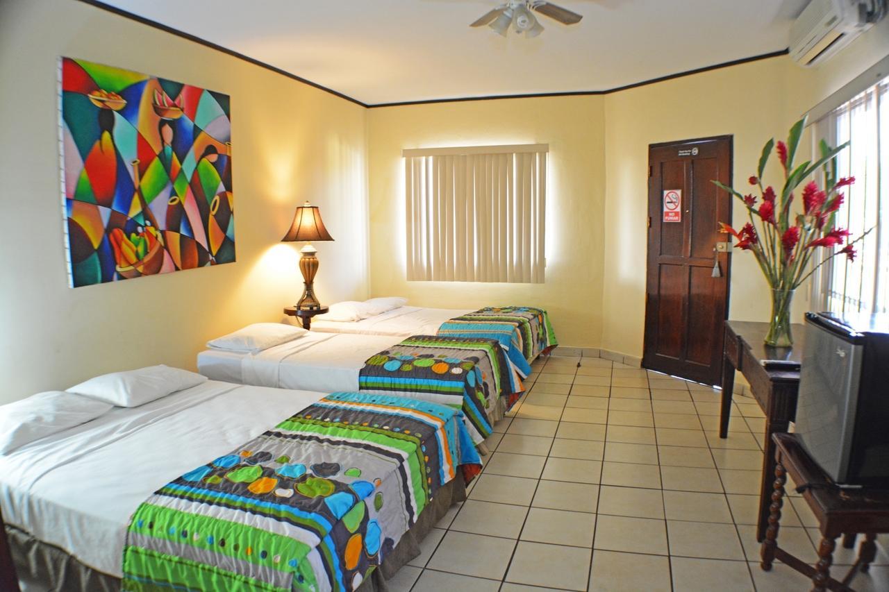 Hotel Los Balcones De Chinandega Zimmer foto