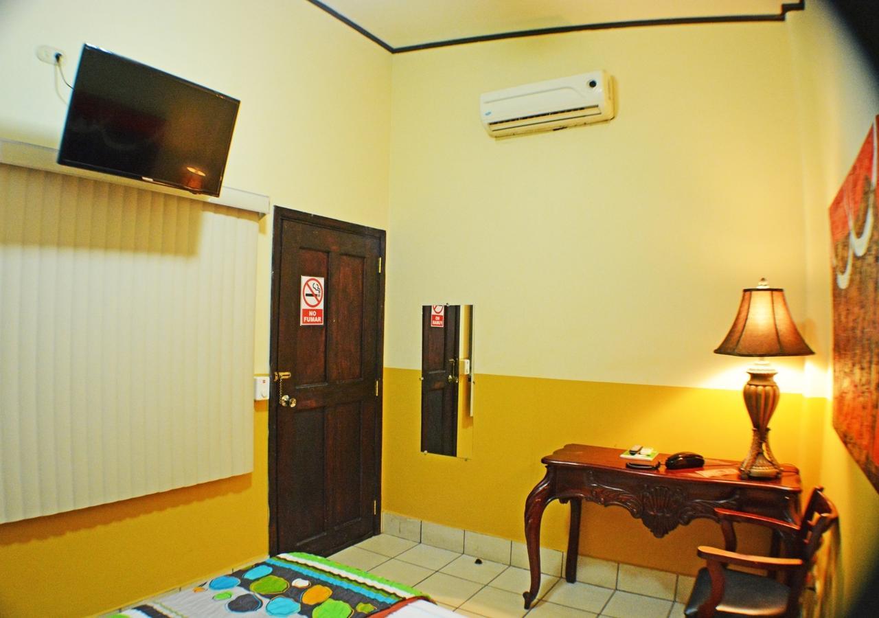 Hotel Los Balcones De Chinandega Zimmer foto