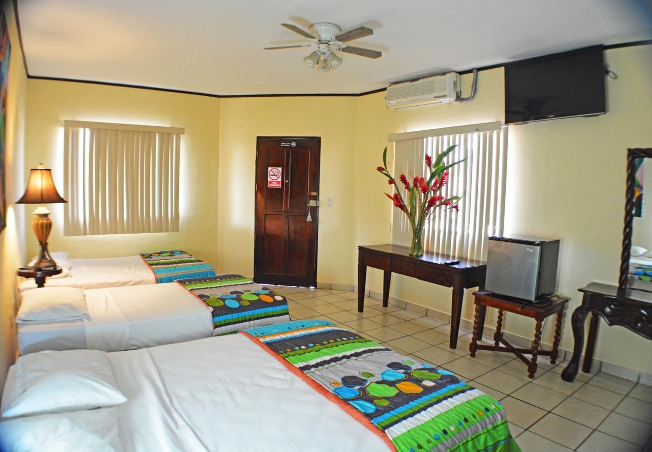 Hotel Los Balcones De Chinandega Zimmer foto